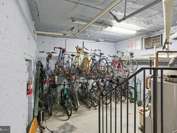 18 9TH Street NE 302, Washington DC 20002