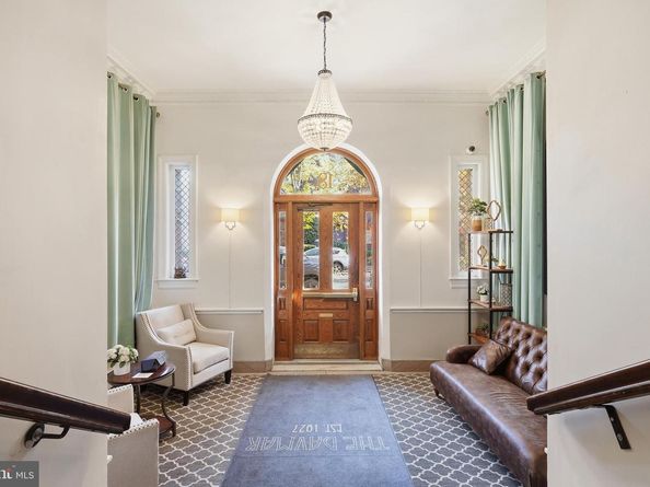 18 9TH Street NE 302, Washington DC 20002