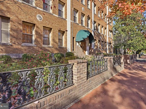 18 9TH Street NE 302, Washington DC 20002