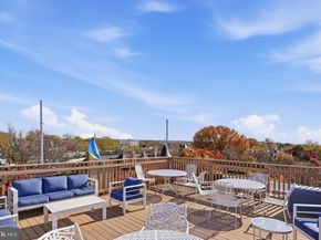 18 9TH Street NE 302, Washington DC 20002