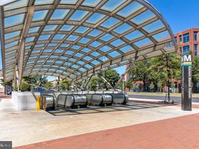 18 9TH Street NE 302, Washington DC 20002