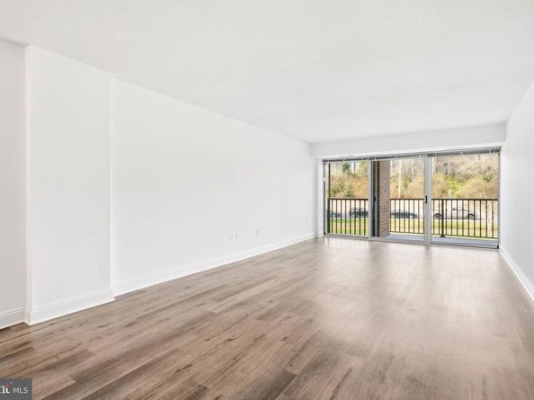 1300 Army Navy Drive 124, Arlington VA 22202