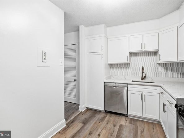 1300 Army Navy Drive 124, Arlington VA 22202