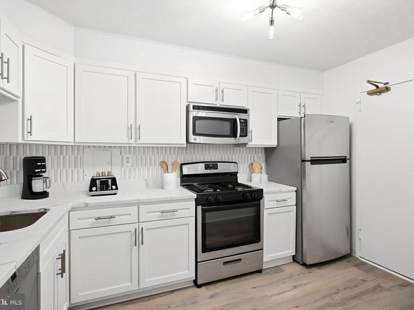 1300 Army Navy Drive 124, Arlington VA 22202