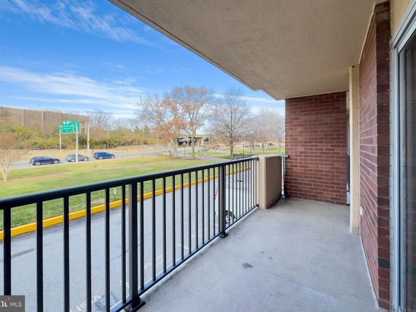 1300 Army Navy Drive 124, Arlington VA 22202