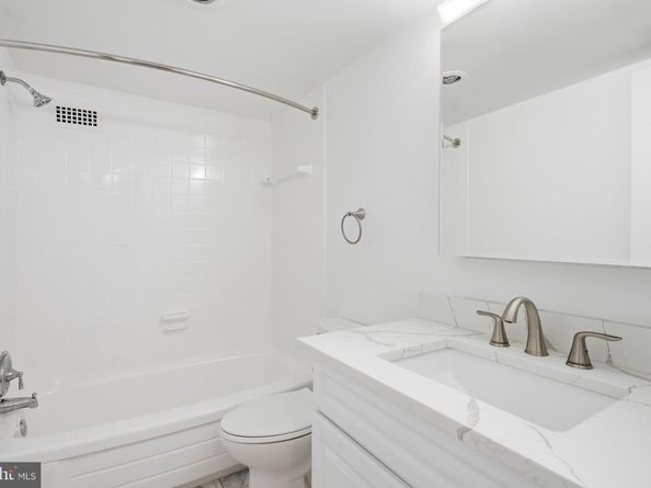 1300 Army Navy Drive 124, Arlington VA 22202