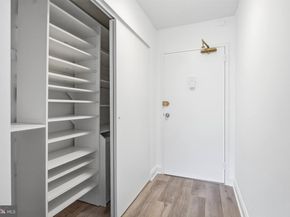 1300 Army Navy Drive 124, Arlington VA 22202