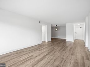 1300 Army Navy Drive 124, Arlington VA 22202