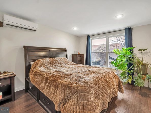 75 E Phil Ellena Street, Philadelphia PA 19119