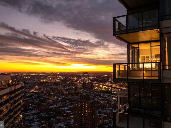 1911 Walnut Street 3301, Philadelphia PA 19103