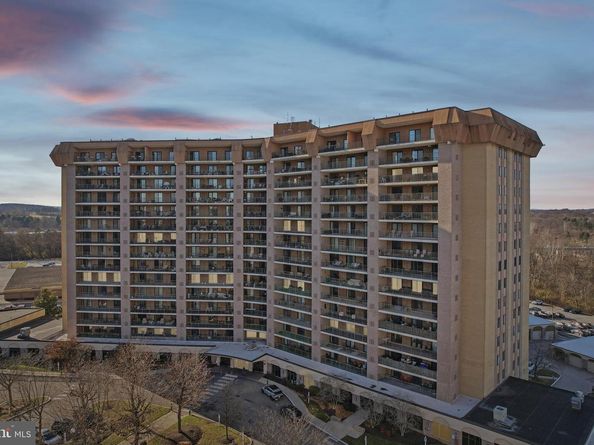 21033 Valley Forge Circle 1033, King Of Prussia PA 19406