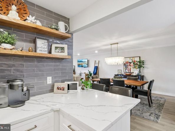 21033 Valley Forge Circle 1033, King Of Prussia PA 19406