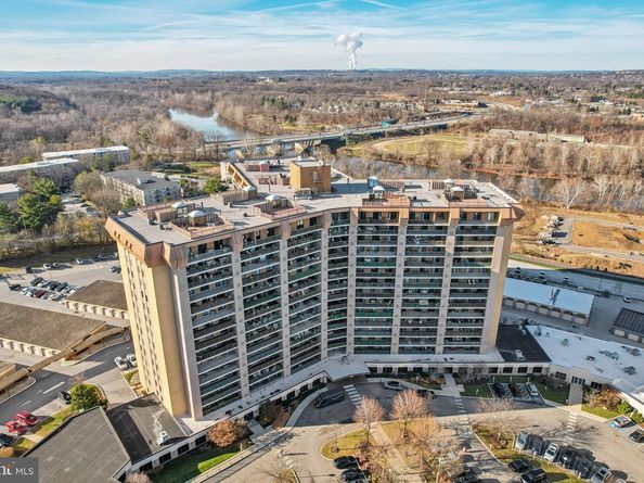 21033 Valley Forge Circle 1033, King Of Prussia PA 19406