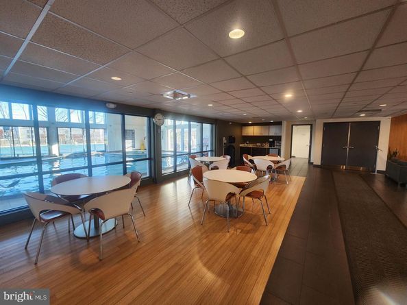 21033 Valley Forge Circle 1033, King Of Prussia PA 19406