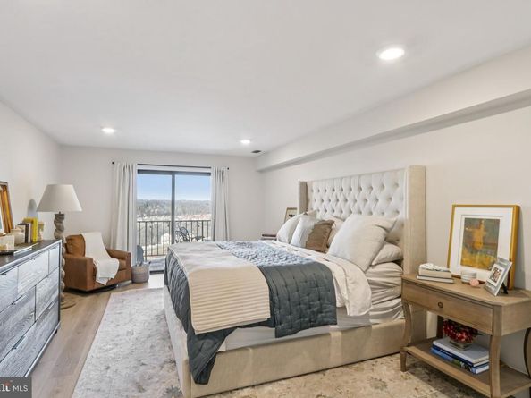 21033 Valley Forge Circle 1033, King Of Prussia PA 19406