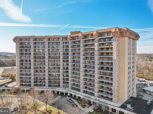 21033 Valley Forge Circle 1033, King Of Prussia PA 19406