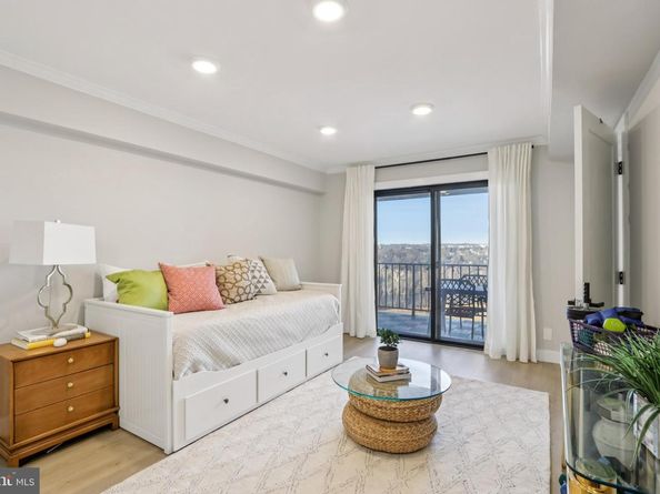 21033 Valley Forge Circle 1033, King Of Prussia PA 19406