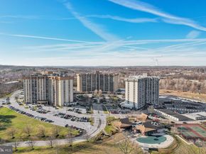 21033 Valley Forge Circle 1033, King Of Prussia PA 19406