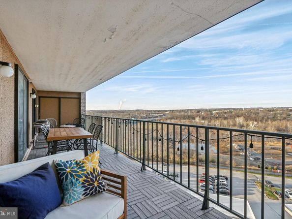 21033 Valley Forge Circle 1033, King Of Prussia PA 19406