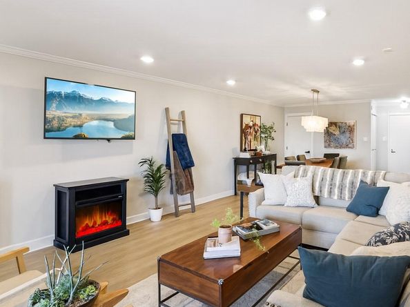 21033 Valley Forge Circle 1033, King Of Prussia PA 19406