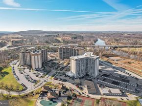 21033 Valley Forge Circle 1033, King Of Prussia PA 19406