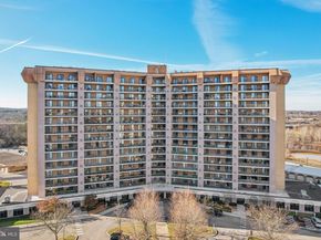 21033 Valley Forge Circle 1033, King Of Prussia PA 19406