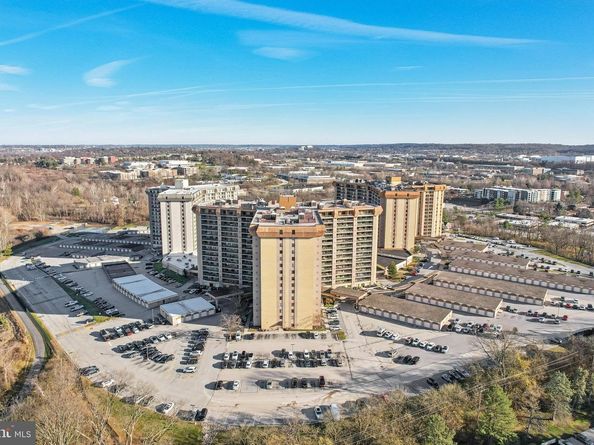 21033 Valley Forge Circle 1033, King Of Prussia PA 19406