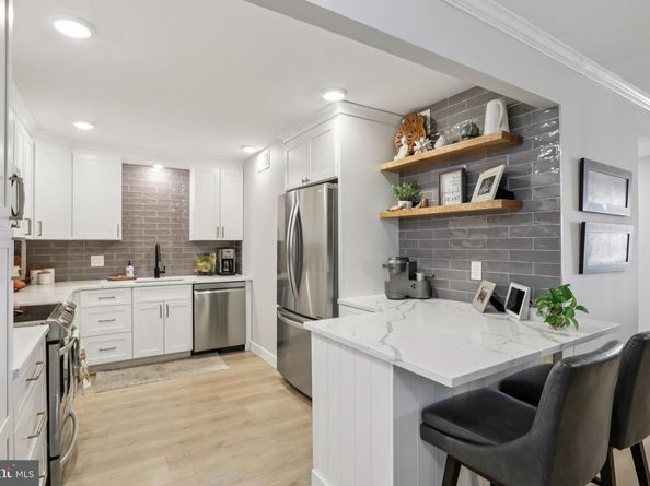 21033 Valley Forge Circle 1033, King Of Prussia PA 19406