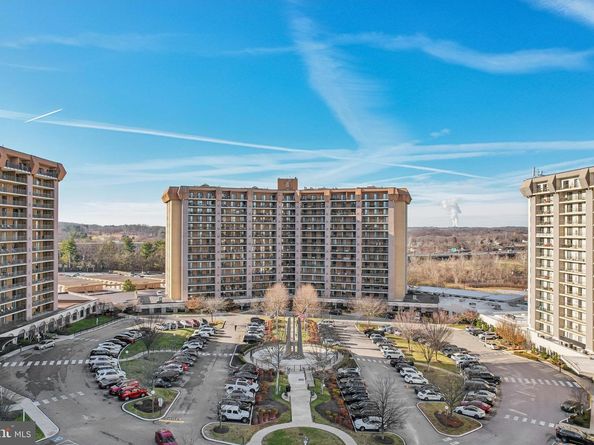 21033 Valley Forge Circle 1033, King Of Prussia PA 19406