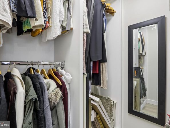 21033 Valley Forge Circle 1033, King Of Prussia PA 19406