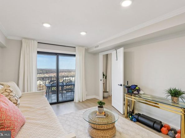 21033 Valley Forge Circle 1033, King Of Prussia PA 19406