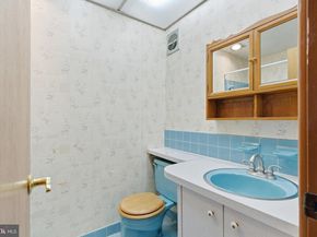 3549 Chalfont Drive, Philadelphia PA 19154