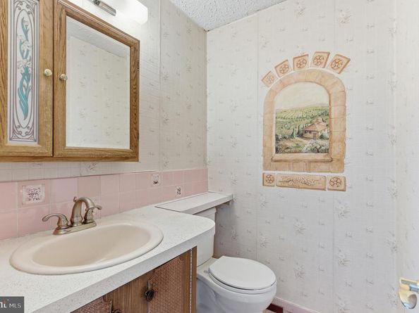 3549 Chalfont Drive, Philadelphia PA 19154