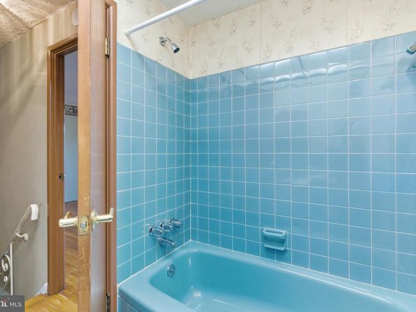 3549 Chalfont Drive, Philadelphia PA 19154