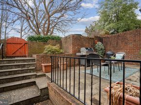 1326 N Lynnbrook Drive, Arlington VA 22201