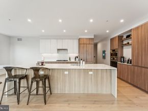 701 Swann Avenue 402, Alexandria VA 22301