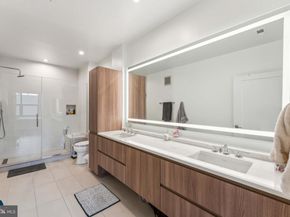 701 Swann Avenue 402, Alexandria VA 22301