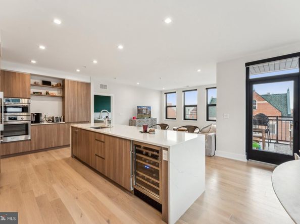 701 Swann Avenue 402, Alexandria VA 22301