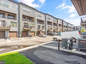 12921 Sunrise Ridge Alley 69, Herndon VA 20171