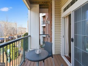 2465 Army Navy Drive 1211, Arlington VA 22206