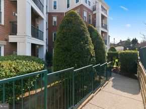 2465 Army Navy Drive 1211, Arlington VA 22206