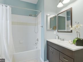 2465 Army Navy Drive 1211, Arlington VA 22206