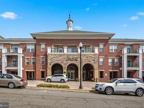 2465 Army Navy Drive 1211, Arlington VA 22206