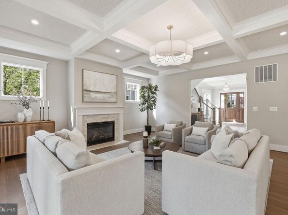 439 Lewis Street NW, Vienna VA 22180