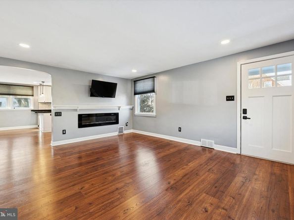 636 Woodland Drive, Havertown PA 19083