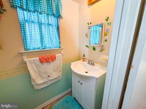 641 Whittier Drive, Warminster PA 18974