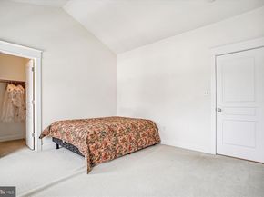 2500 12TH Street N, Arlington VA 22201