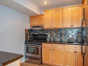 31 Canterbury Square 301, Alexandria VA 22304