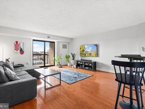 200 N Pickett Street 1013, Alexandria VA 22304