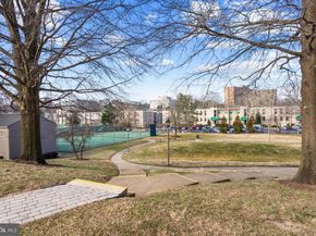 200 N Pickett Street 1013, Alexandria VA 22304